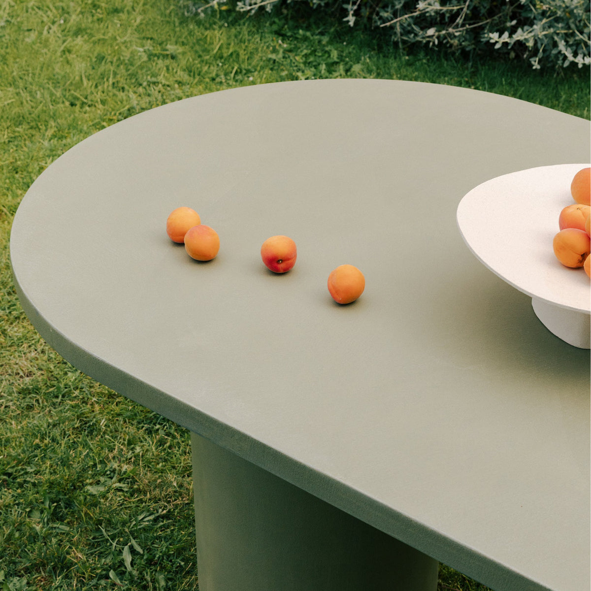 Dalia Outdoor Table