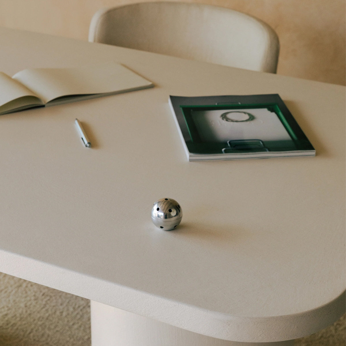 Salvia Dining Table
