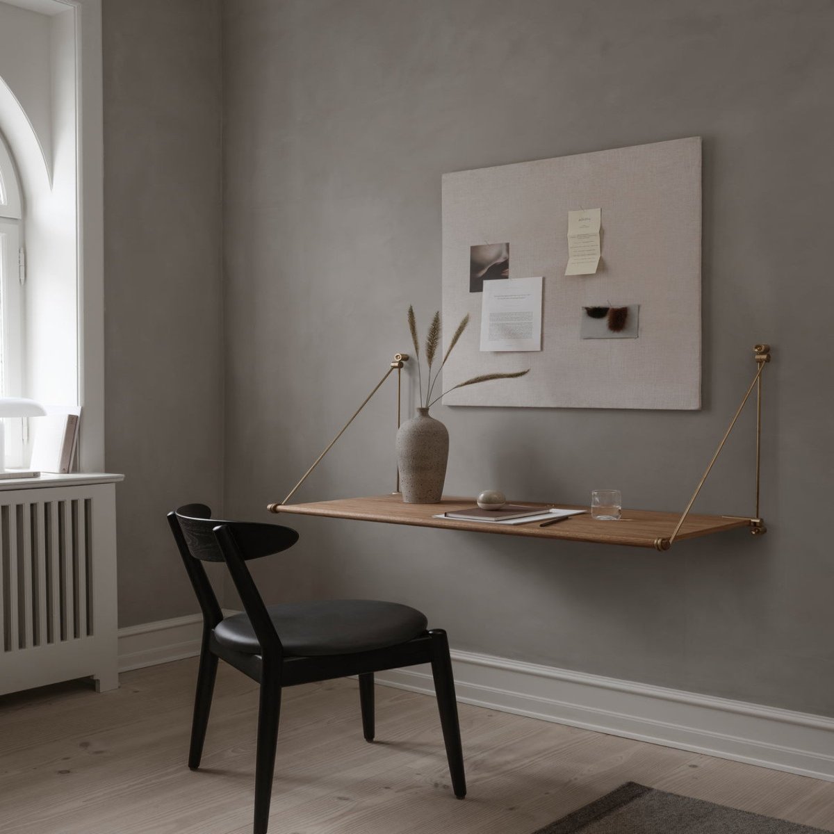Loop Desk - Eg & Messing