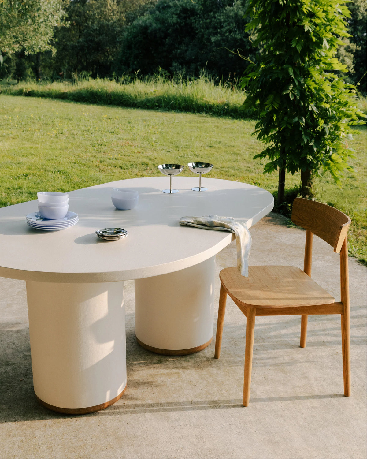 Malva Outdoor Table